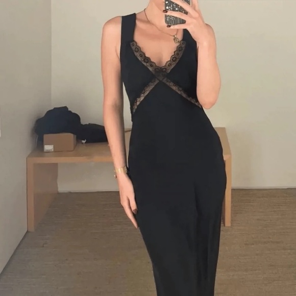 NWT Reformation Provence Lace Silk Midi Dress - Black Noir Classic - Picture 3 of 11